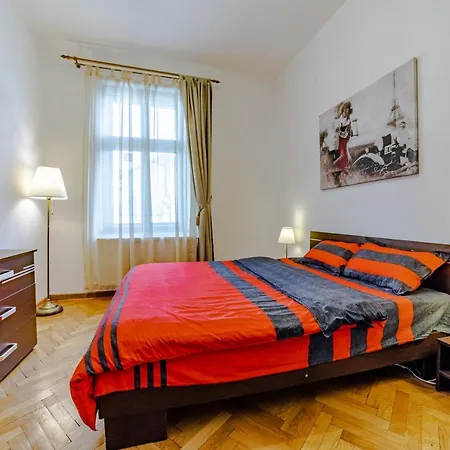 Old Lux Apartment